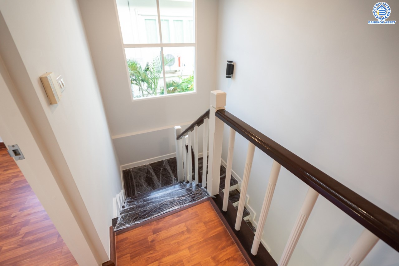 บ้านมือสองตกแต่งใหม่ ม.คาซ่าวิลล์ ราชพฤกษ์-รัตนาธิเบศร์2 แบรนด์ Q.House ต่อเติมครบพร้อมเข้าอยู่ เนื้อที่ 53.2 ตร.ว. ฟังก์ชันจัดเต็ม 3 ห้องนอน 3 ห้องน้ำ 1ห้องอเนกประสงค์ จอดรถได้ 2 คัน บนทำเลศักยภาพ ติดถนนราชพฤกษ์ และเพียง 10 นาทีถึงรถไฟฟ้า "สถานีบางรักน้อยท่าอิฐ"